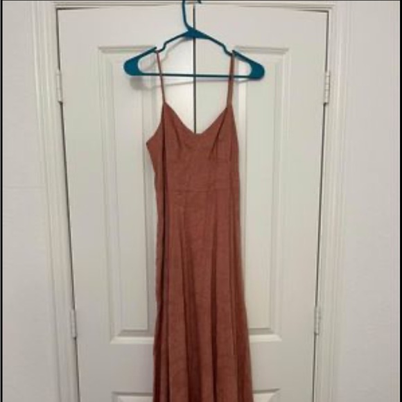 Women’s dress - Picture 1 of 2